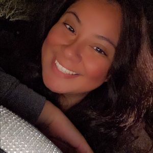 Meet your Posher, Eva